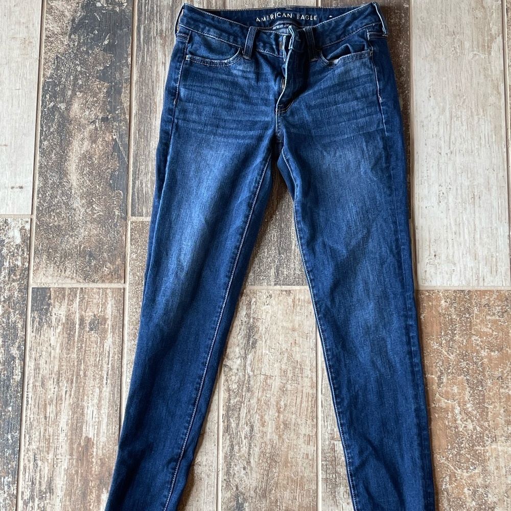 Dark wash American Eagle Jeggings